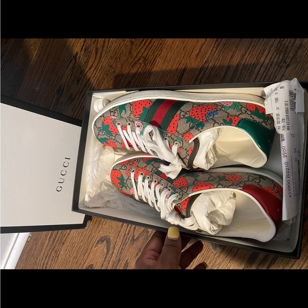 Colorful strawberry Authentic Gucci sneakers